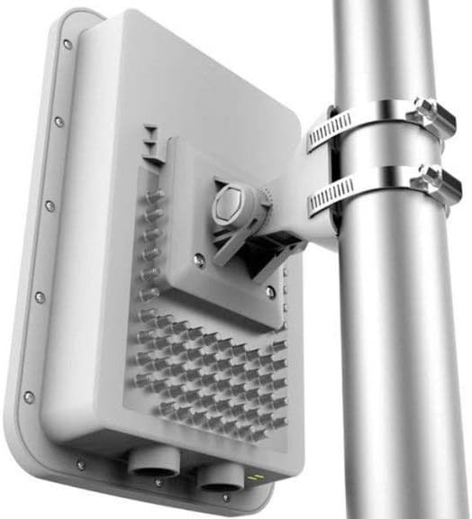 Cambium Networks | cnPilot e700 Enterprise Outdoor 802.11ac Wave 2 Gigabit Mesh Wall-Mount AP | PL-E700X00A-US