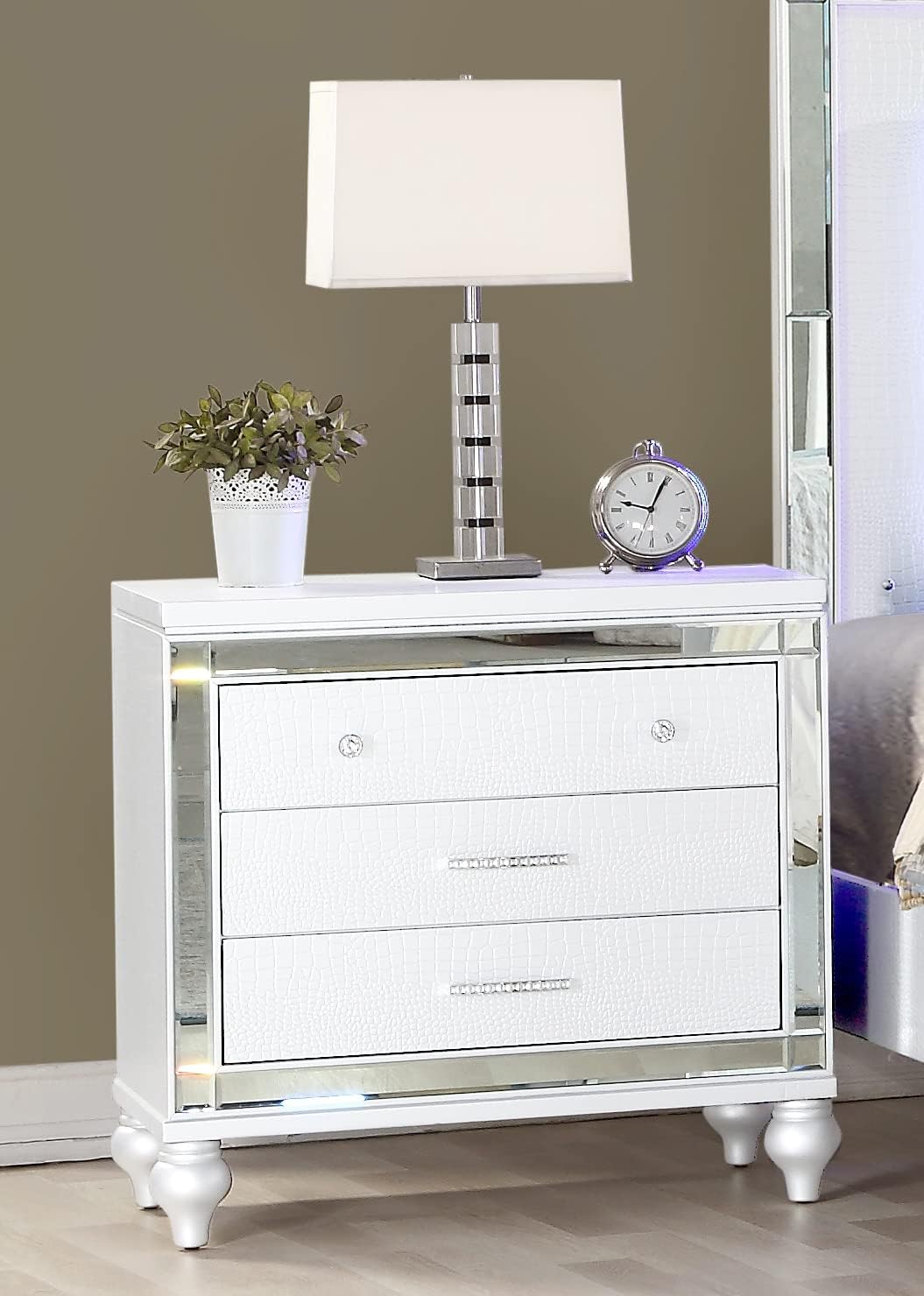 Full 4 PC LED Bedroom Set Made with Wood in White Color