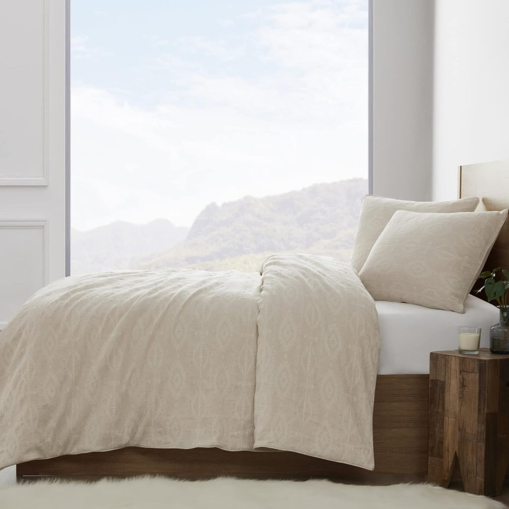HiEnd Accents Tempe Matelassé 2 Piece Duvet Cover Set with Pillow Shams, Twin Size, Aztec Pattern, Textured Modern Rustic Southwestern Luxury Bedding, 1 Comforter Cover, 1 Pillowcase