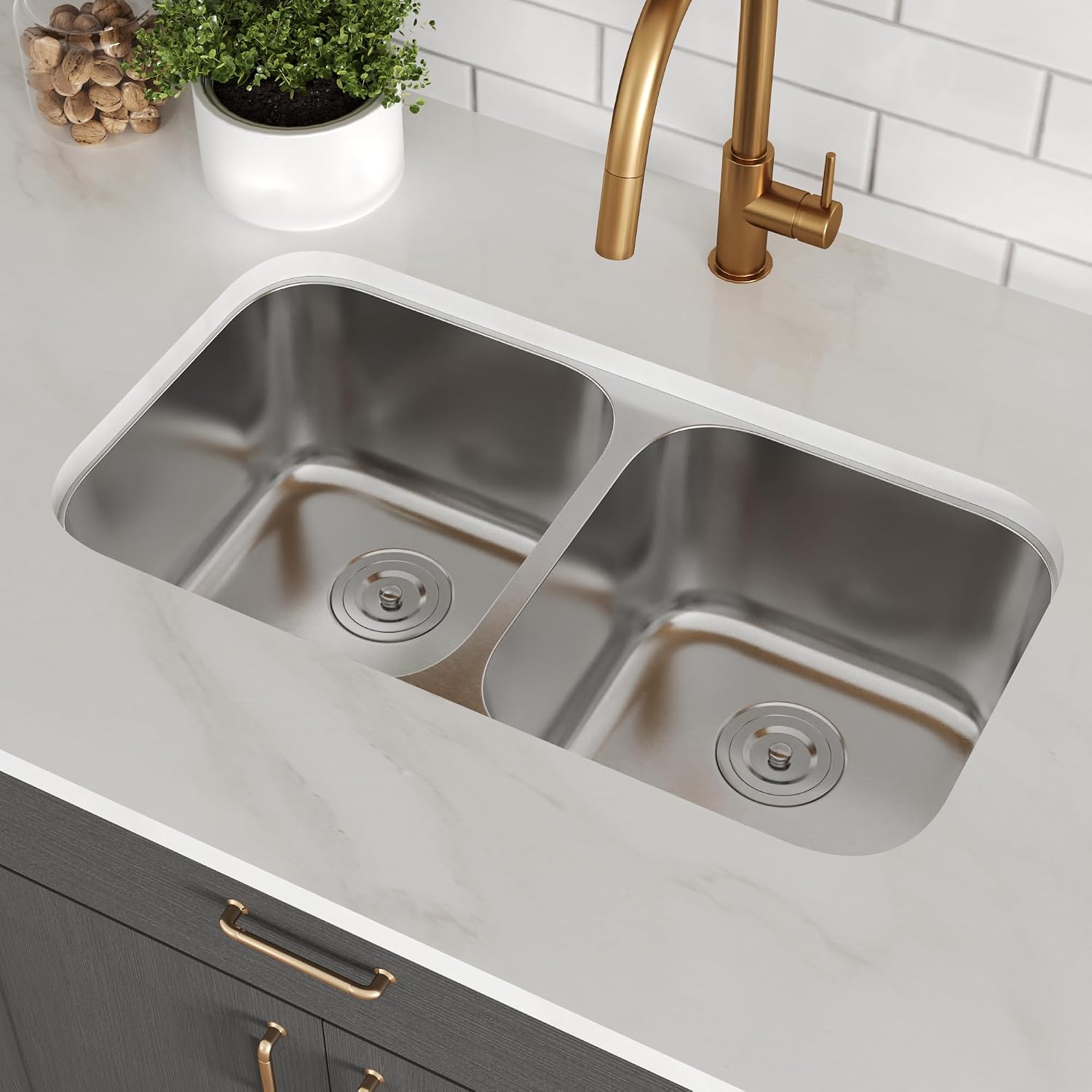 DeerValley 32 Inch Undermount Double Bowl Kitchen Sink 50/50 18 Gauge Stainless Steel Kitchen Sink Spacious Double Basin Design Sinks with Basket Strainer Undermount Sinks for Modern Kitchens