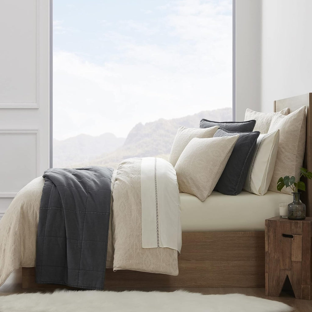 HiEnd Accents Tempe Matelassé 2 Piece Duvet Cover Set with Pillow Shams, Twin Size, Aztec Pattern, Textured Modern Rustic Southwestern Luxury Bedding, 1 Comforter Cover, 1 Pillowcase