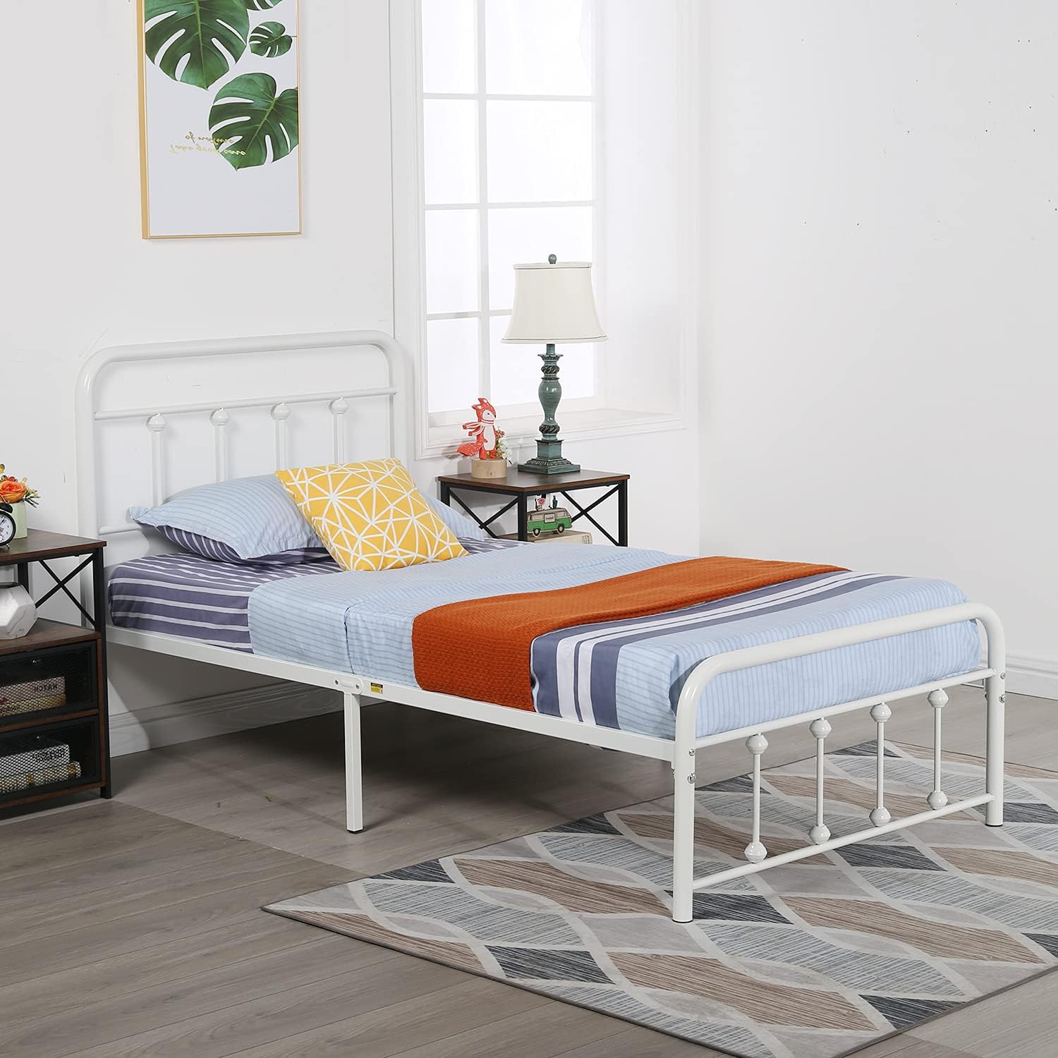 VECELO Twin Size Victorian Style Metal Bed Frame with Headboard Classic Metal Platform Bed Frame Mattress Foundation with Victorian Style Footboard/Under Bed Storage/No Box Spring Classic White