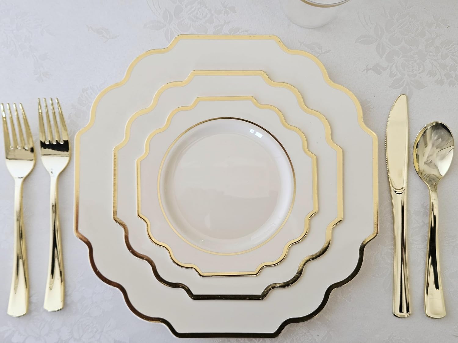 ' OCCASIONS ' 120 Plates Pack, Heavyweight Disposable Wedding Party Plastic Plates (10.5'' Dinner Plate,Imperial in Ivory & Gold)