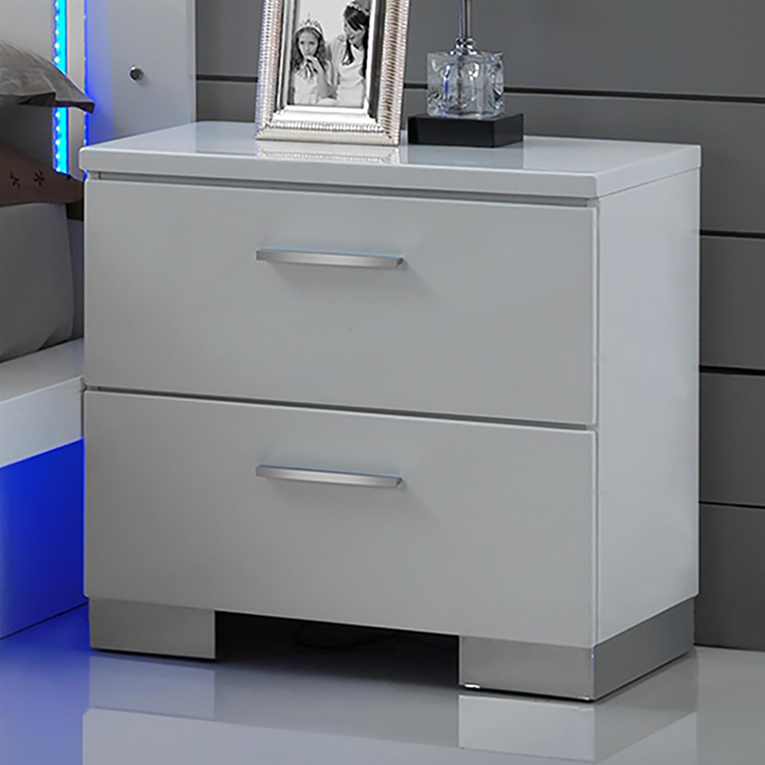 New Classic Furniture Sapphire Wood 2-Drawer Nightstand, White