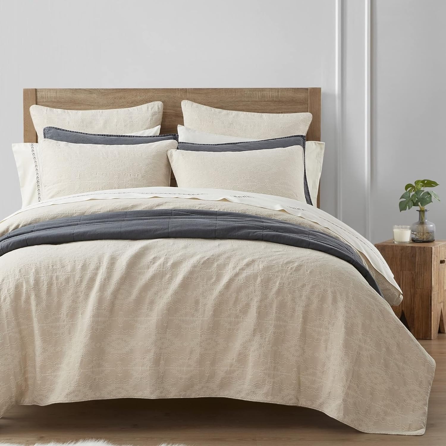 HiEnd Accents Tempe Matelassé 2 Piece Duvet Cover Set with Pillow Shams, Twin Size, Aztec Pattern, Textured Modern Rustic Southwestern Luxury Bedding, 1 Comforter Cover, 1 Pillowcase