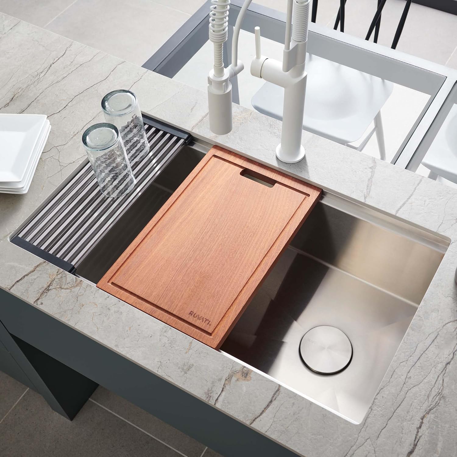 Ruvati 33-inch Workstation Kitchen Sink - Slope Bottom Offset Drain 16 Gauge Stainless Steel Kitchen Sink with Brushed Finish, Easy-to-Clean Undermount Sinks- RVH8591