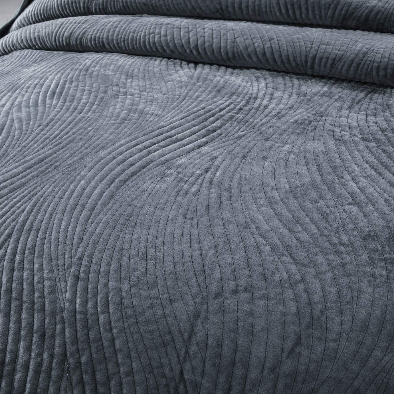 Tache Velvet Dreams Luxurious Velveteen Velour Super Soft Plush Warm Cozy Elegant Ripple Waves Stitch Quilted Coverlet Steel Navy Blue Bedspread Set, Full