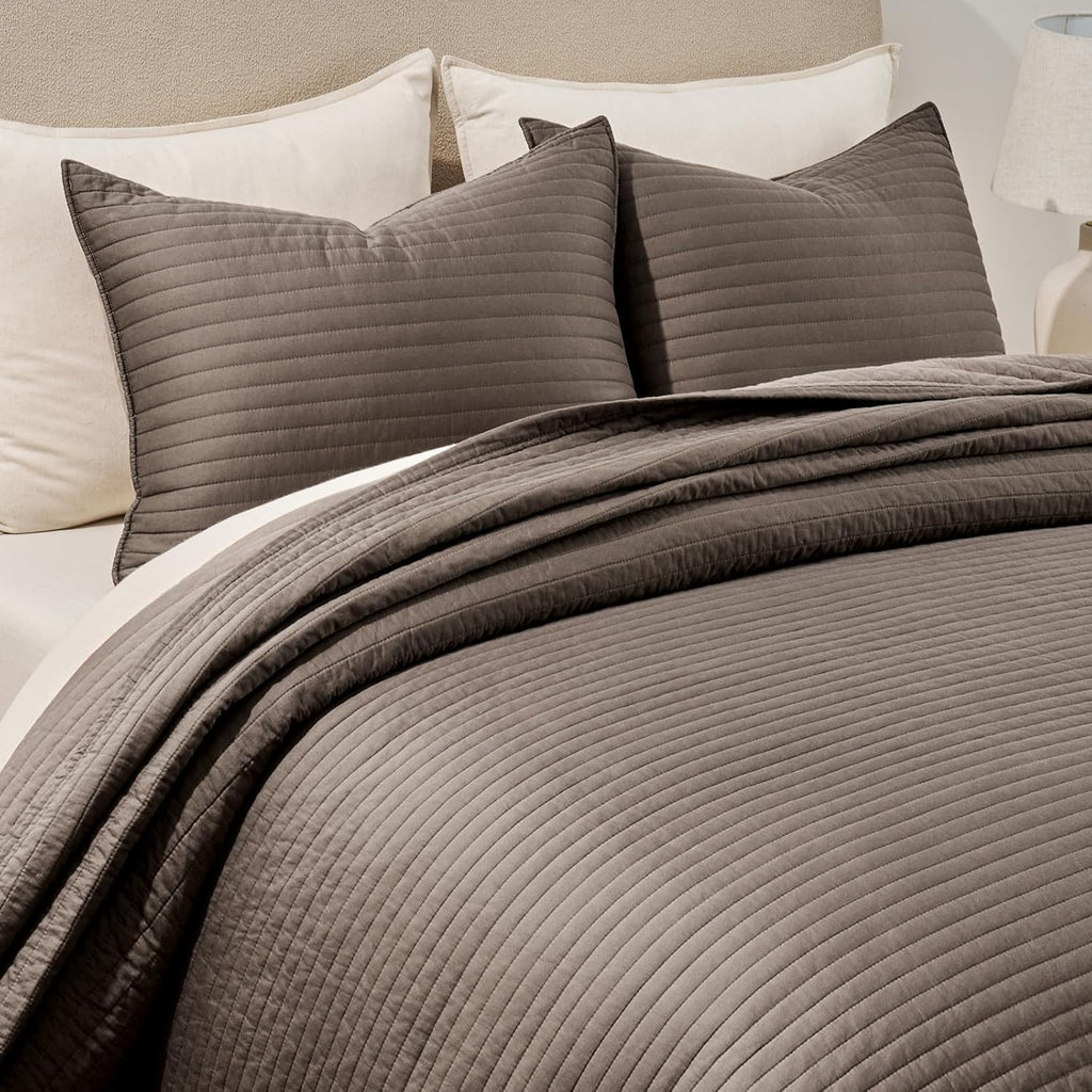 EVERGRACEHOME Cotton Sateen Quilt Set Oversized King, Pre-Washed Cotton Channel Stitch Coverlet Bedspread, 3 Pieces Lightweight Soft Bedding Sets for All Season, with 2 Pillow Shams, Mocha Brown