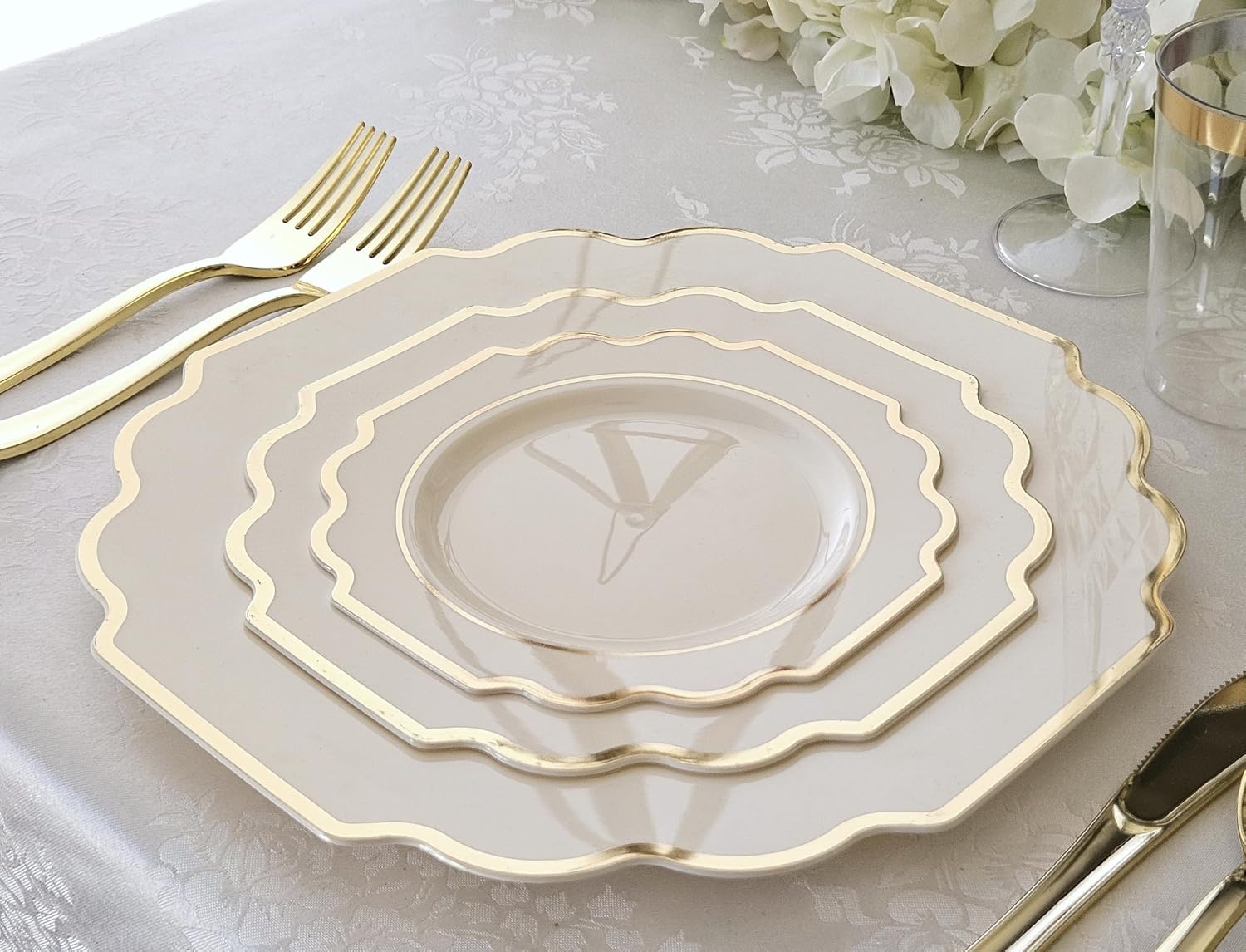 ' OCCASIONS ' 120 Plates Pack, Heavyweight Disposable Wedding Party Plastic Plates (10.5'' Dinner Plate,Imperial in Ivory & Gold)