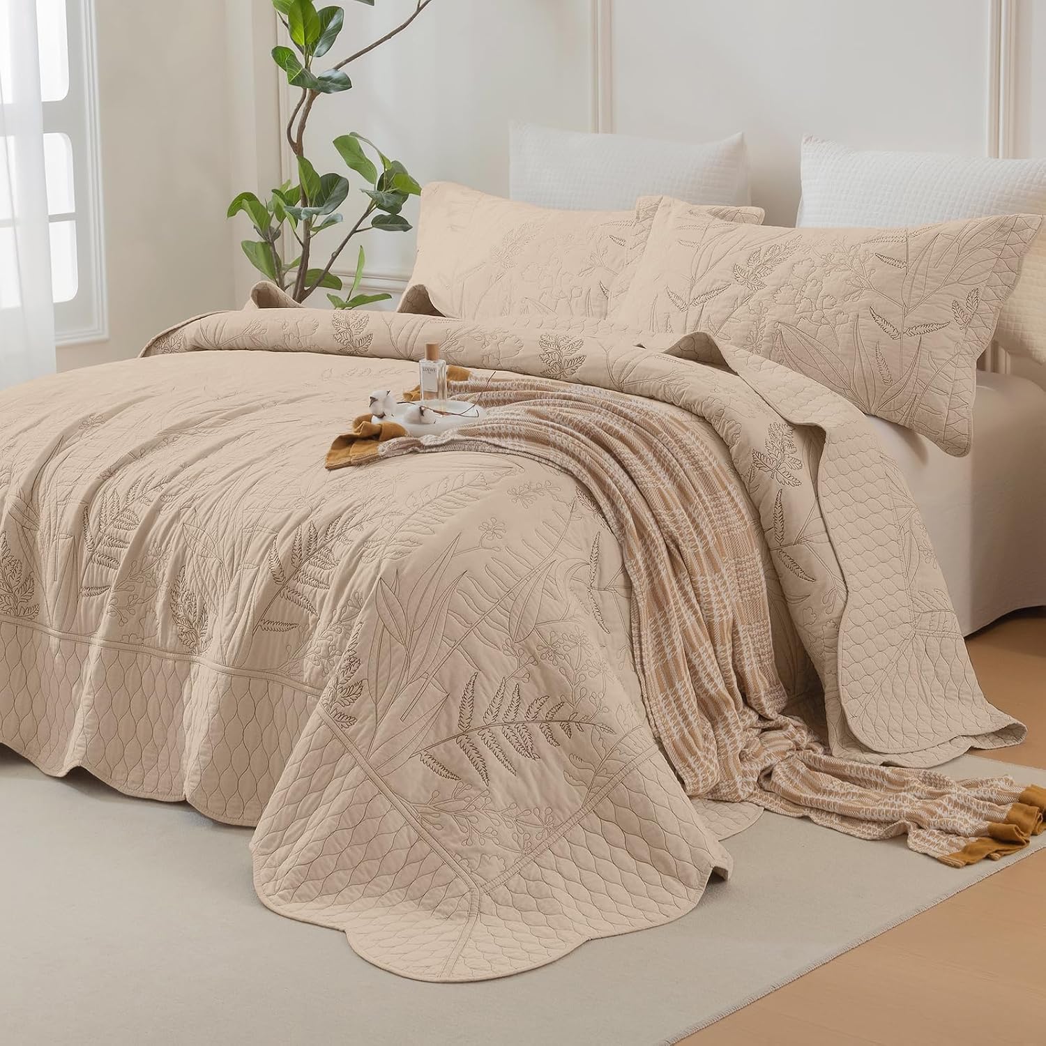 Sanracie Oversized King Quilt 120'x120', 100% Cotton Warm Taupe Print Quilted Bedspread Set 3Pcs Soft Breathable Botanical Leaves Pattern Quilt Bedding Set for All Season