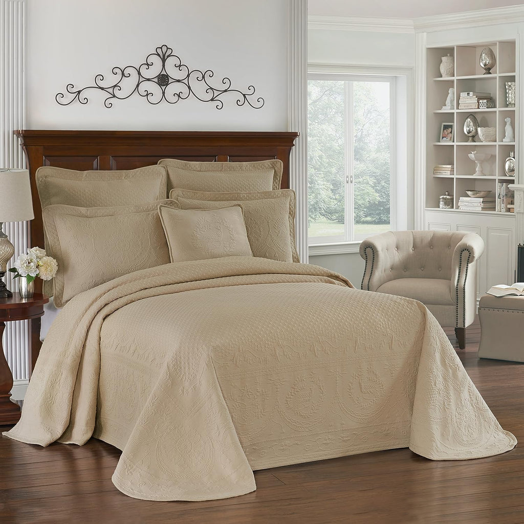 King Charles Modern Farmhouse Floral Matelasse Bedspread, 100% Cotton Breathable Bedding, Full/Queen, Birch