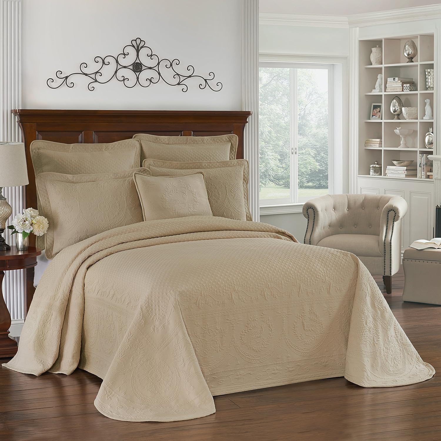 King Charles Modern Farmhouse Floral Matelasse Bedspread, 100% Cotton Breathable Bedding, Full/Queen, Birch
