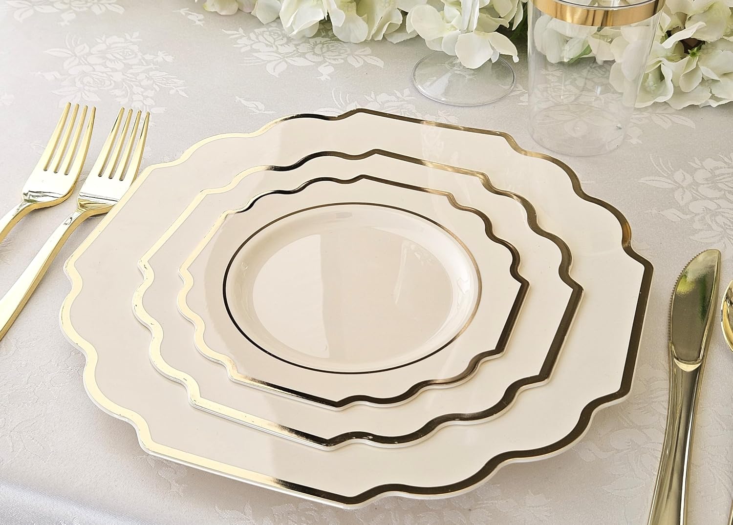 ' OCCASIONS ' 120 Plates Pack, Heavyweight Disposable Wedding Party Plastic Plates (10.5'' Dinner Plate,Imperial in Ivory & Gold)