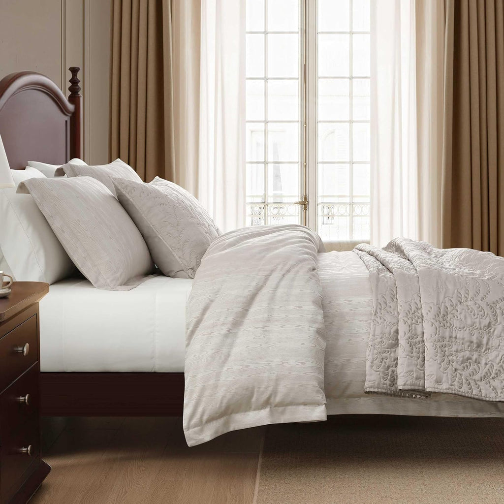 Martha Stewart - Queen Size Quilt Set, Soft & Smooth Sateen Bedding with a Light and Breathable Feel, 3 Piece Bed Set with Matching Pillowcases (Fern Embroidery Grey)