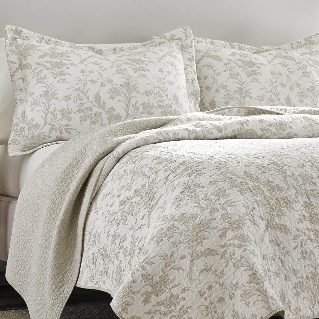 Laura Ashley - King Quilt Set, Soft Cotton Bedding with Reversible Design, Medium Weight for Year Round Use, 3 Piece Bed Set with Matching Pillowcases (Amberley Beige)