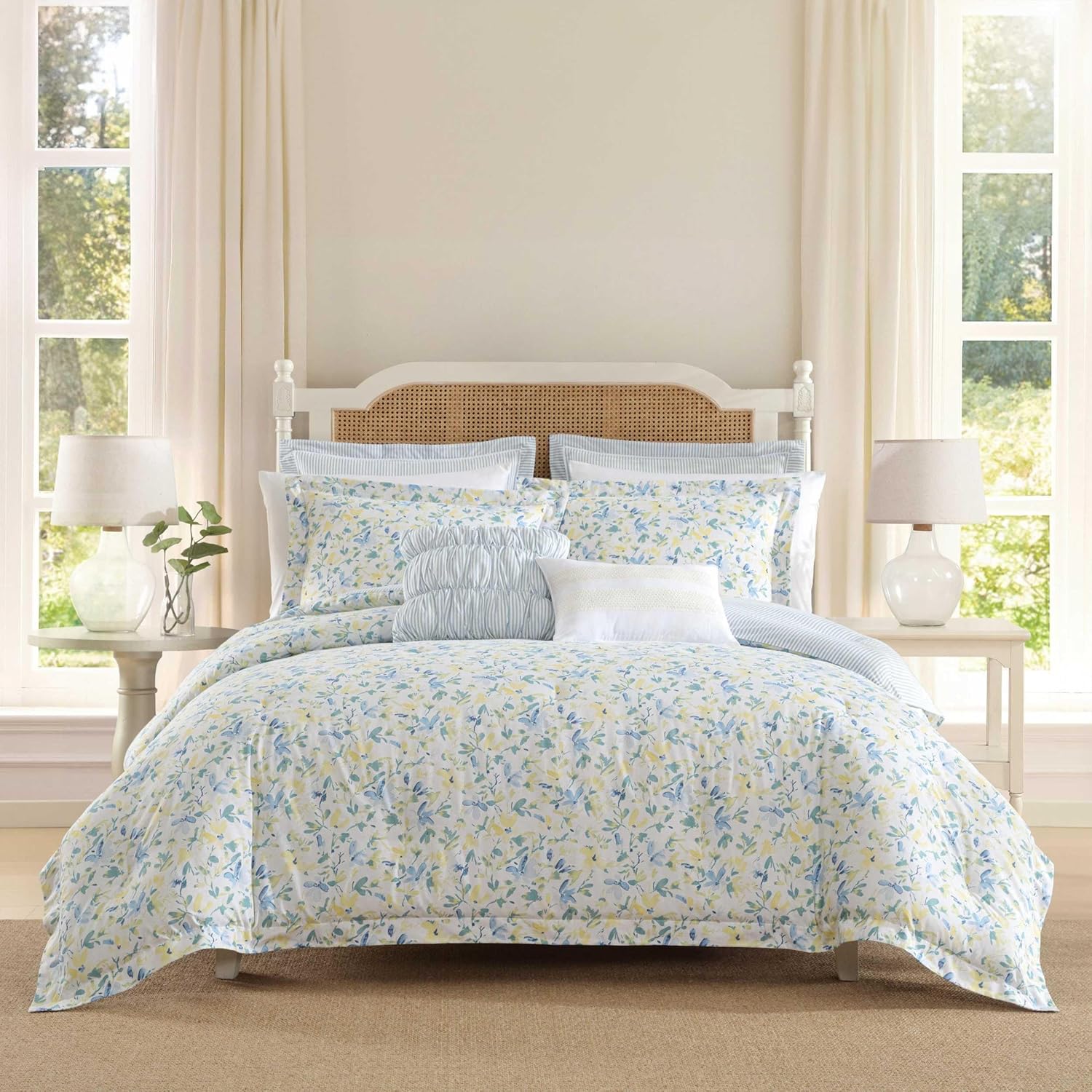 Laura Ashley – Queen Comforter Set, Cotton Bedding with Matching Shams & Bonus Decorative Pillows, Medium Weight, Floral Bedroom Decor, 7-Piece, College Dorm Room Essentials (Nora Blue)