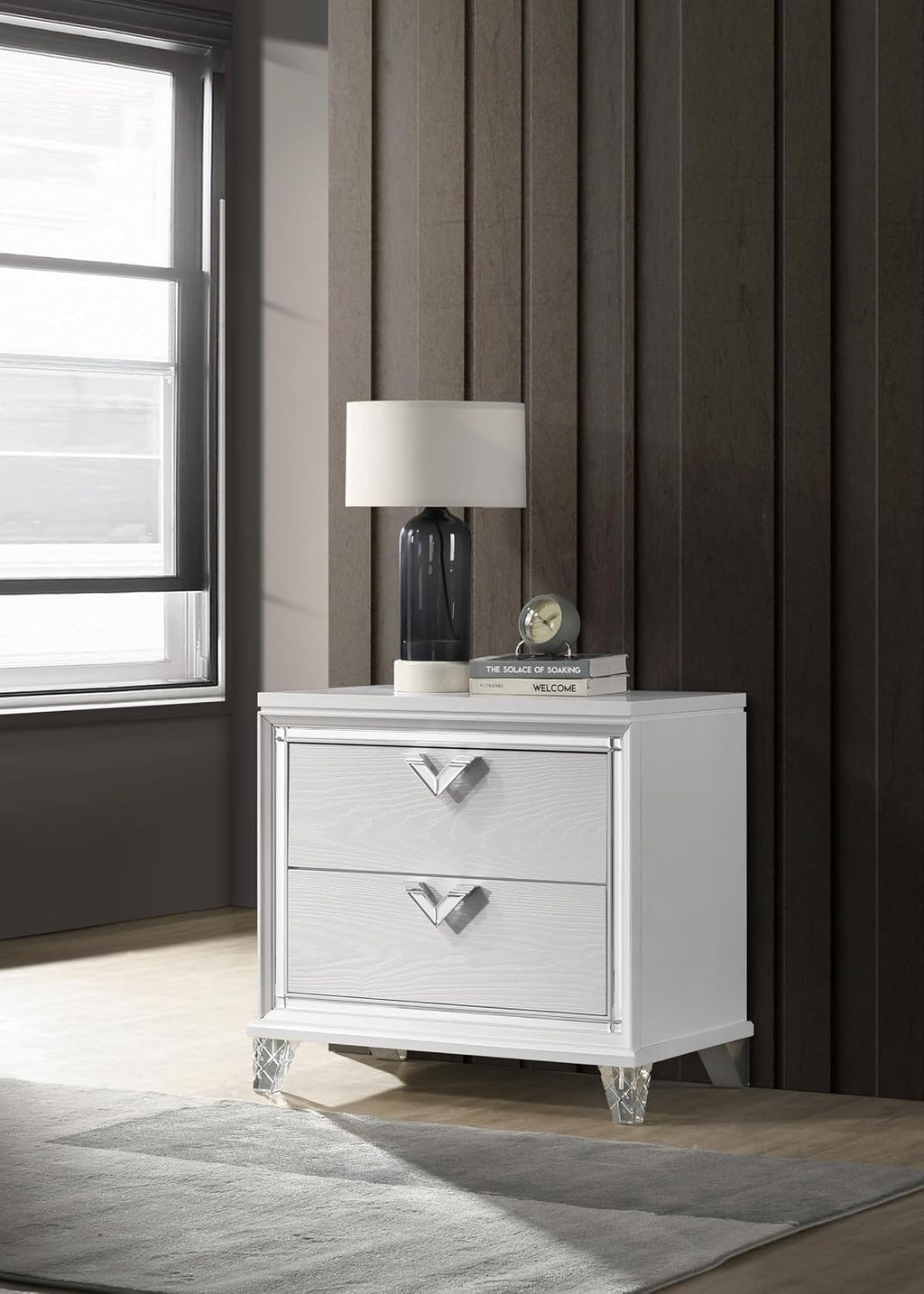 Modern Style King 4PC Bedroom Set with LED Accents & V-Shaped Handles