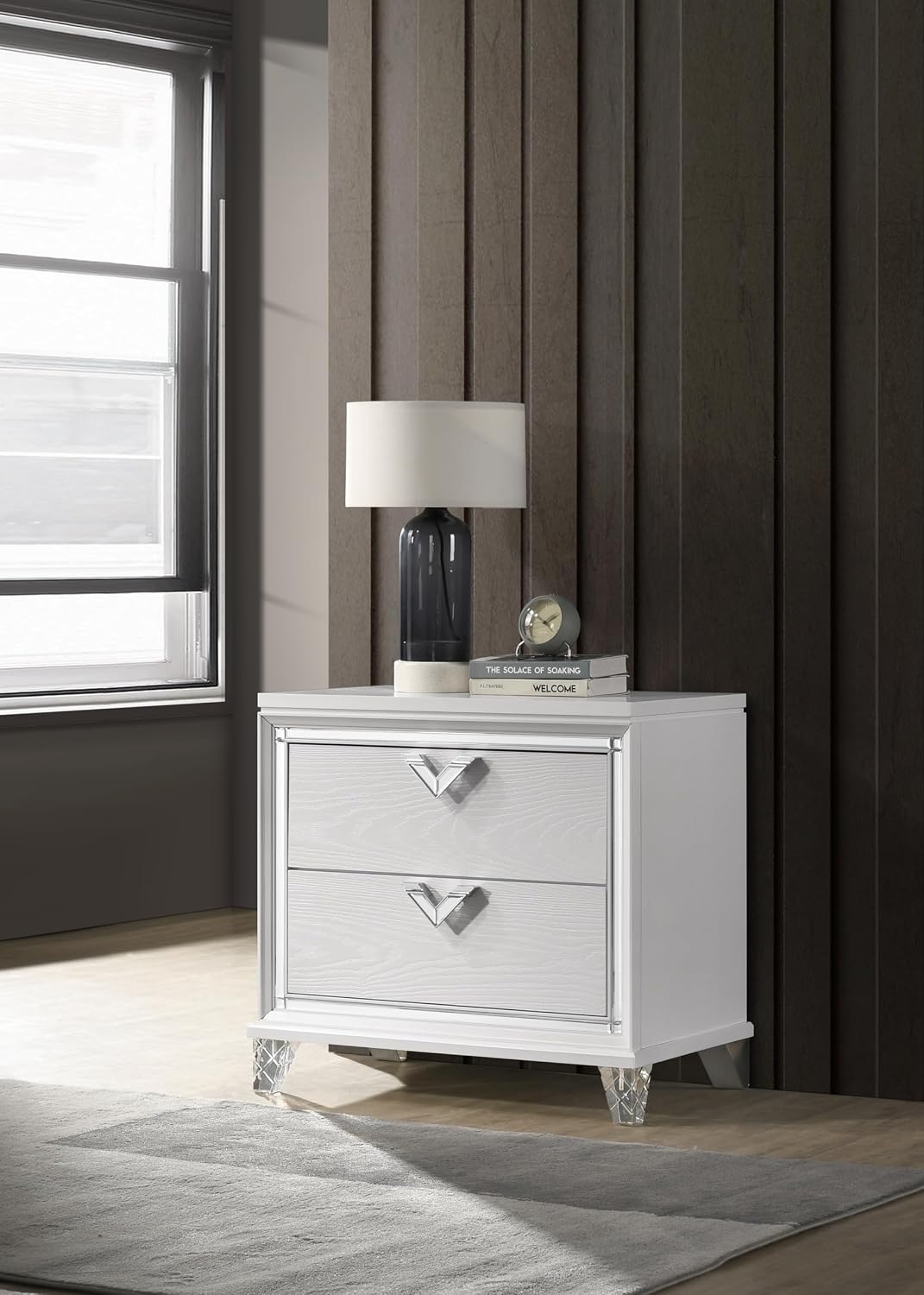Modern Style King 4PC Bedroom Set with LED Accents & V-Shaped Handles