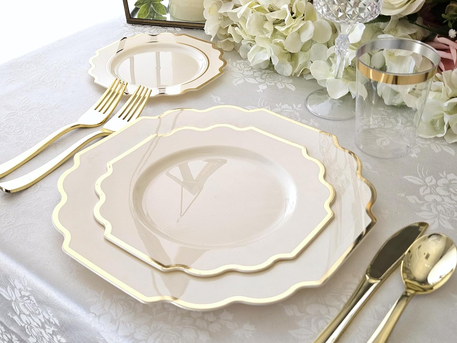 ' OCCASIONS ' 120 Plates Pack, Heavyweight Disposable Wedding Party Plastic Plates (10.5'' Dinner Plate,Imperial in Ivory & Gold)