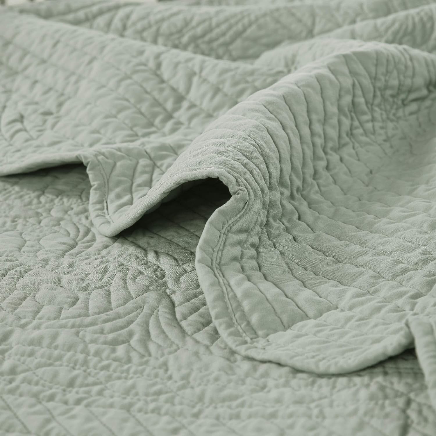 Madison Park Daybed Cover Set Damask Quilted Cover for Daybeds, All Season, Pre-Washed Cotton-Filled Coastal Bedding Scallop Edge, Shams, Bedskirt, Décor Pillows, Tuscany, Seafoam, 39'x75', 6 Piece