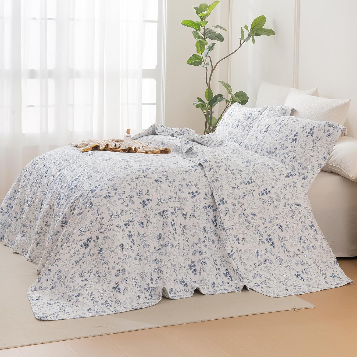 Sanracie Oversized King Bedspread 120'x120', 100% Cotton White and Blue Floral Quilted Bedspread Set 3Pcs Soft Breathable Shabby French Country Chic Vintage Garden Floral Bedding Set for All Season