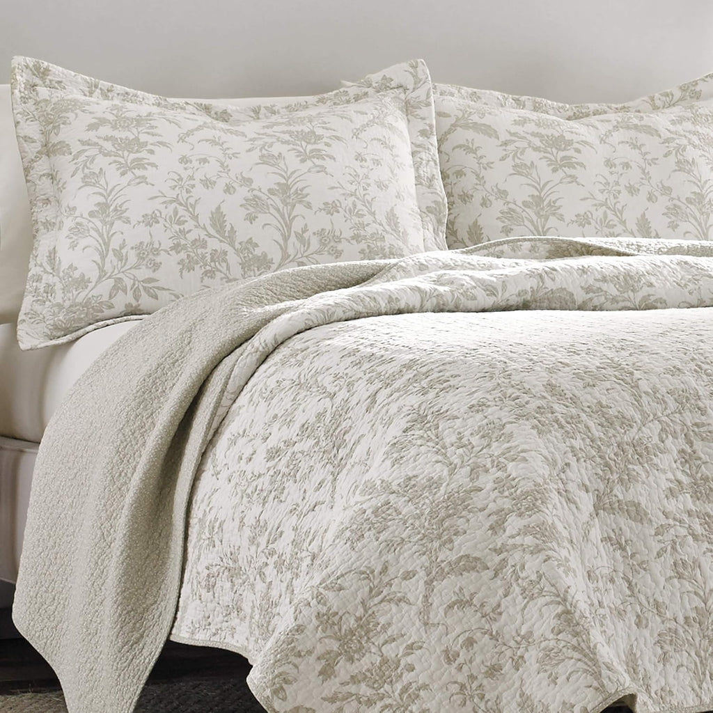 Laura Ashley - King Quilt Set, Soft Cotton Bedding with Reversible Design, Medium Weight for Year Round Use, 3 Piece Bed Set with Matching Pillowcases (Amberley Beige)