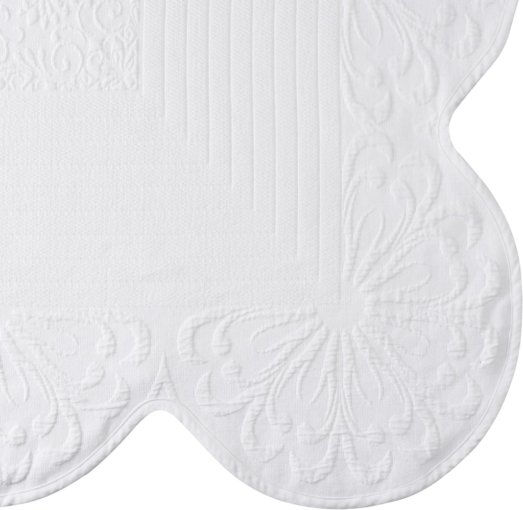 Charleston Estate Modern Farmhouse Floral Matelasse Bedspread with Scalloped Edges, 100% Cotton Breathable Bedding, Full/Queen, White Floral