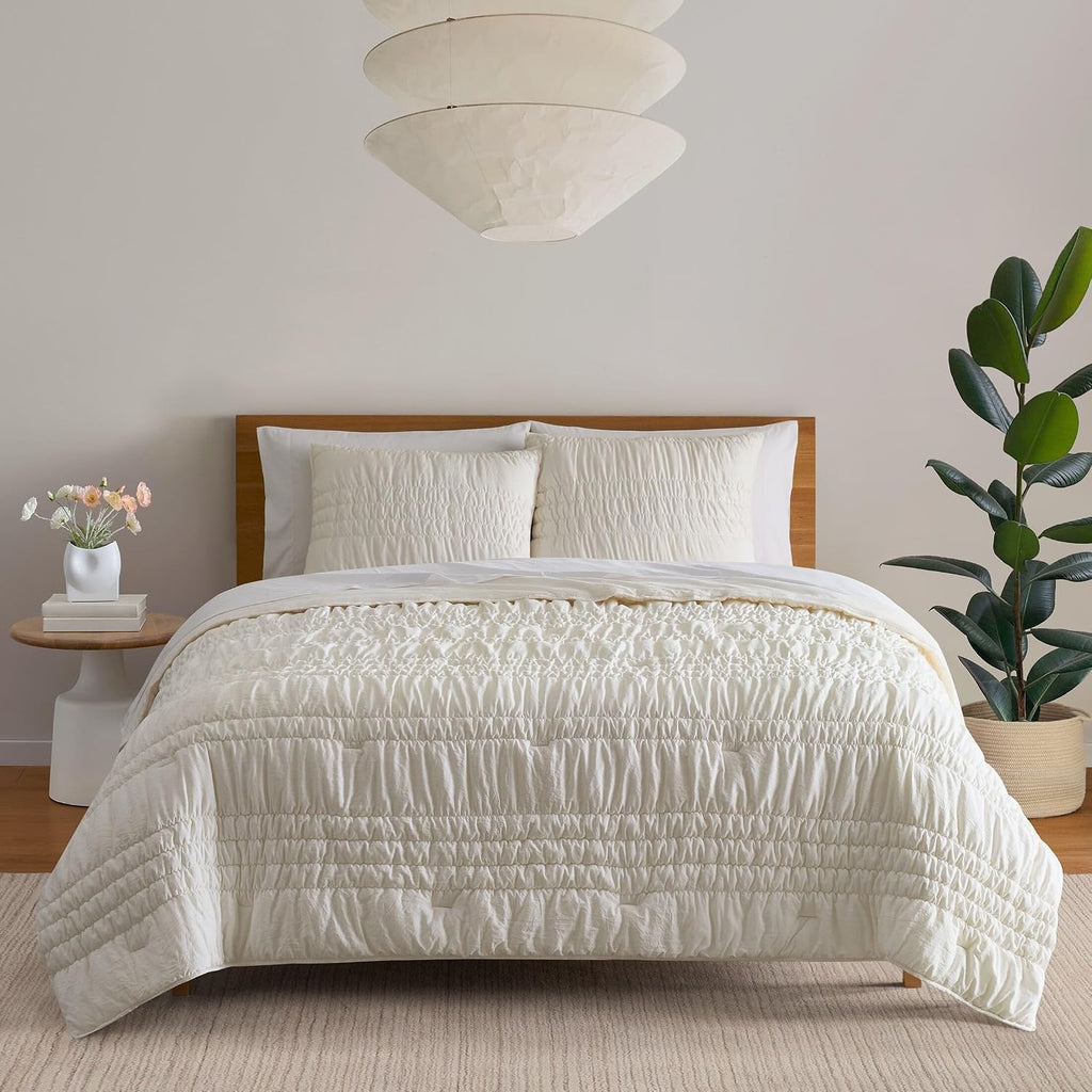 UGG Full/Queen Quilt Set - 3pc Bed Spread with 2 Pillow Shams, All Season Luxury Bedding, Lightweight Quilted Soft Textured Comforter, Cozy Coastal Queen Quilt Set, Beige Snow (Tide Devon)