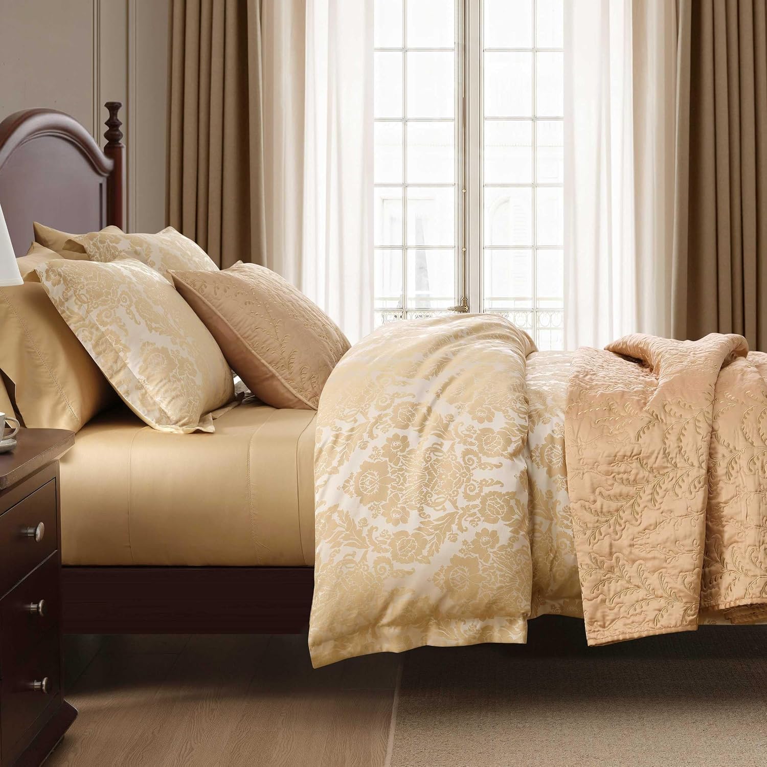 Martha Stewart - Queen Size Quilt Set, Soft & Smooth Sateen Bedding with a Light and Breathable Feel, 3 Piece Bed Set with Matching Pillowcases (Fern Embroidery Beige)