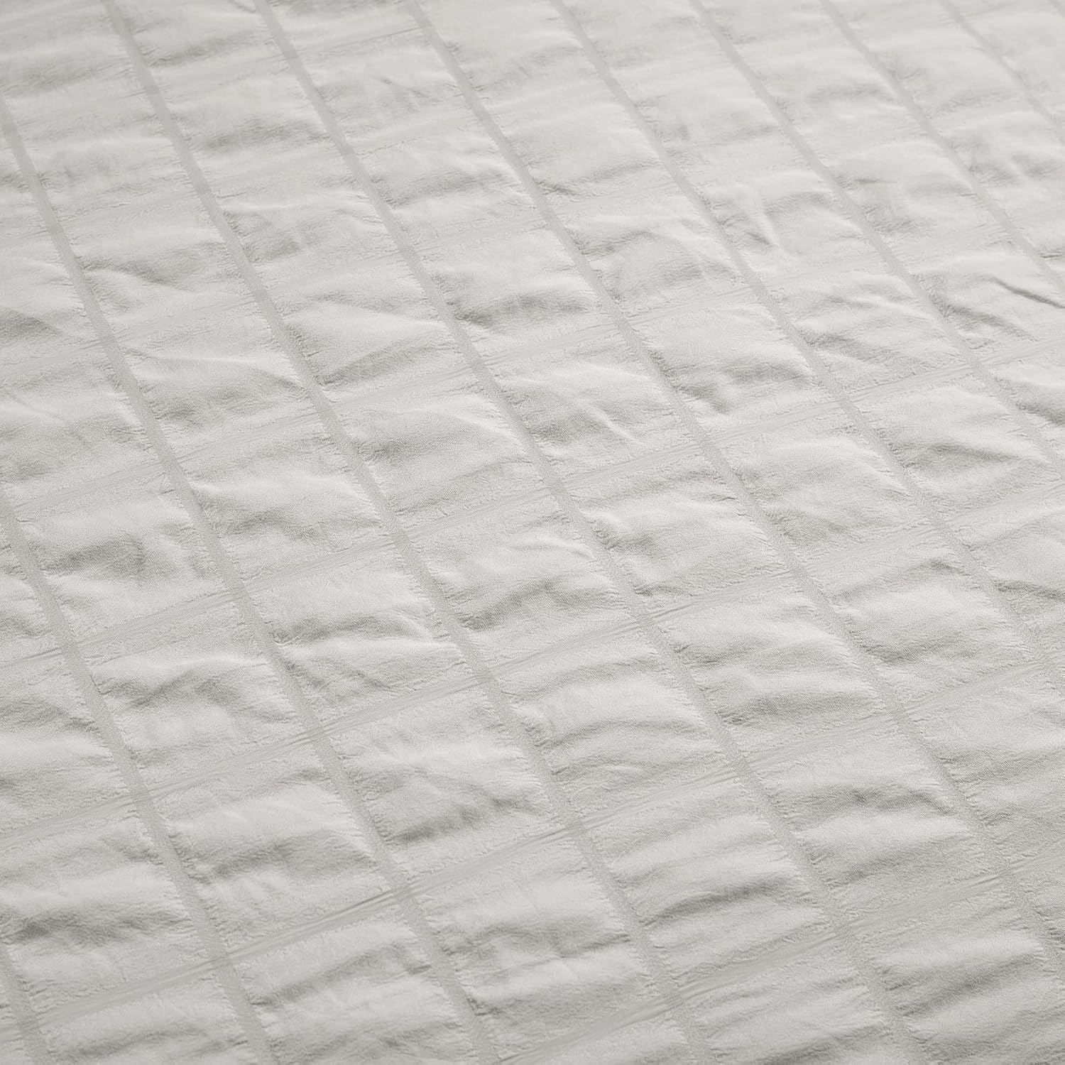 Lush Decor Crinkle Textured Dobby 3 Piece Comforter Set, King, Light Gray