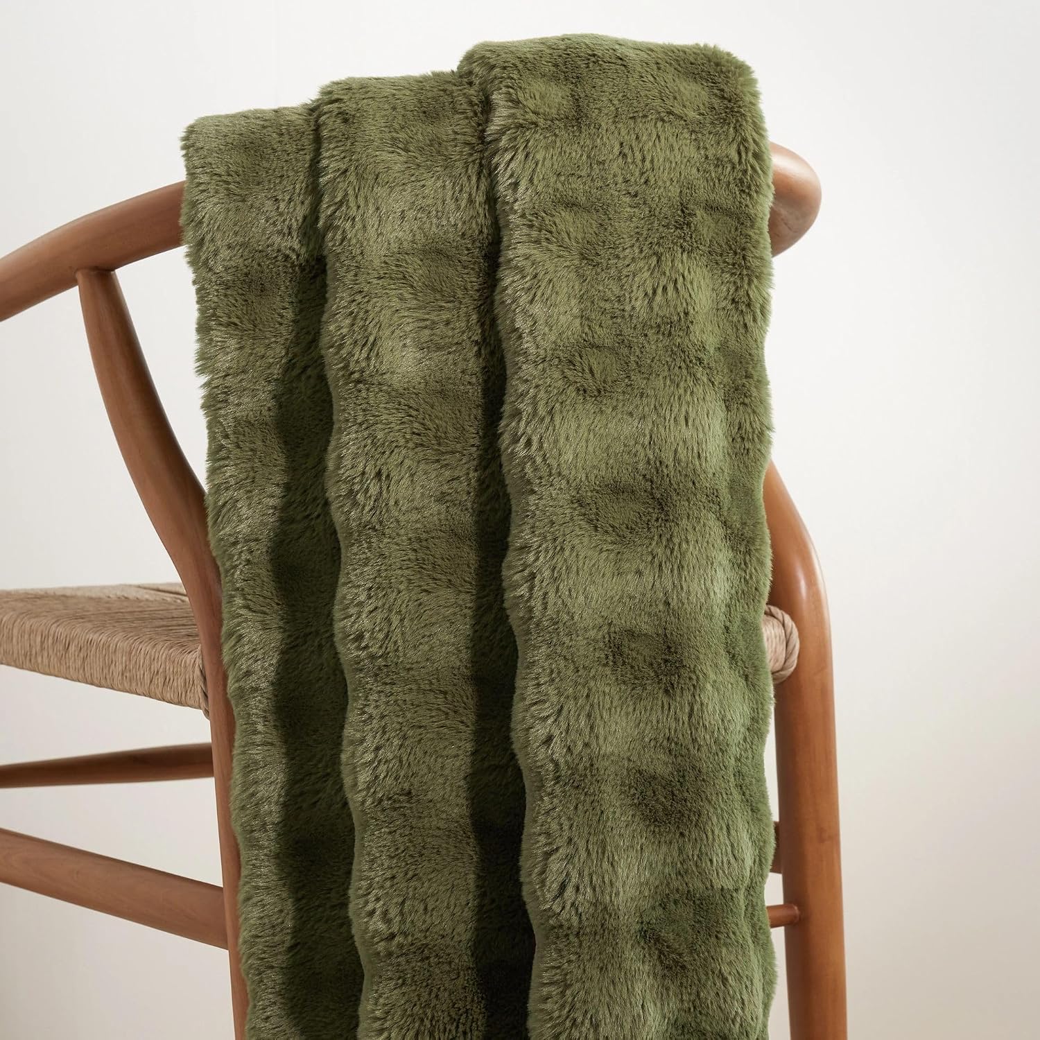 Pine Cone Hill Fab Faux Olive Throw, 50' x 70', Green Solid Pattern