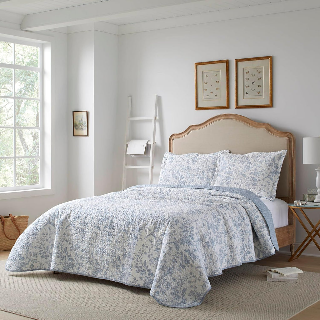 Laura Ashley - King Quilt Set, Soft Cotton Bedding with Reversible Design, Medium Weight for Year Round Use, 3 Piece Bed Set with Matching Pillowcases (Amberley Blue)