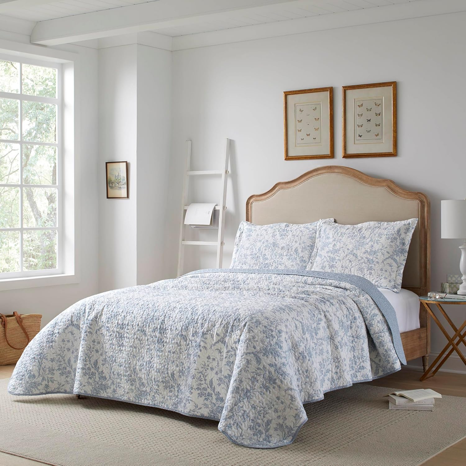 Laura Ashley - King Quilt Set, Soft Cotton Bedding with Reversible Design, Medium Weight for Year Round Use, 3 Piece Bed Set with Matching Pillowcases (Amberley Blue)