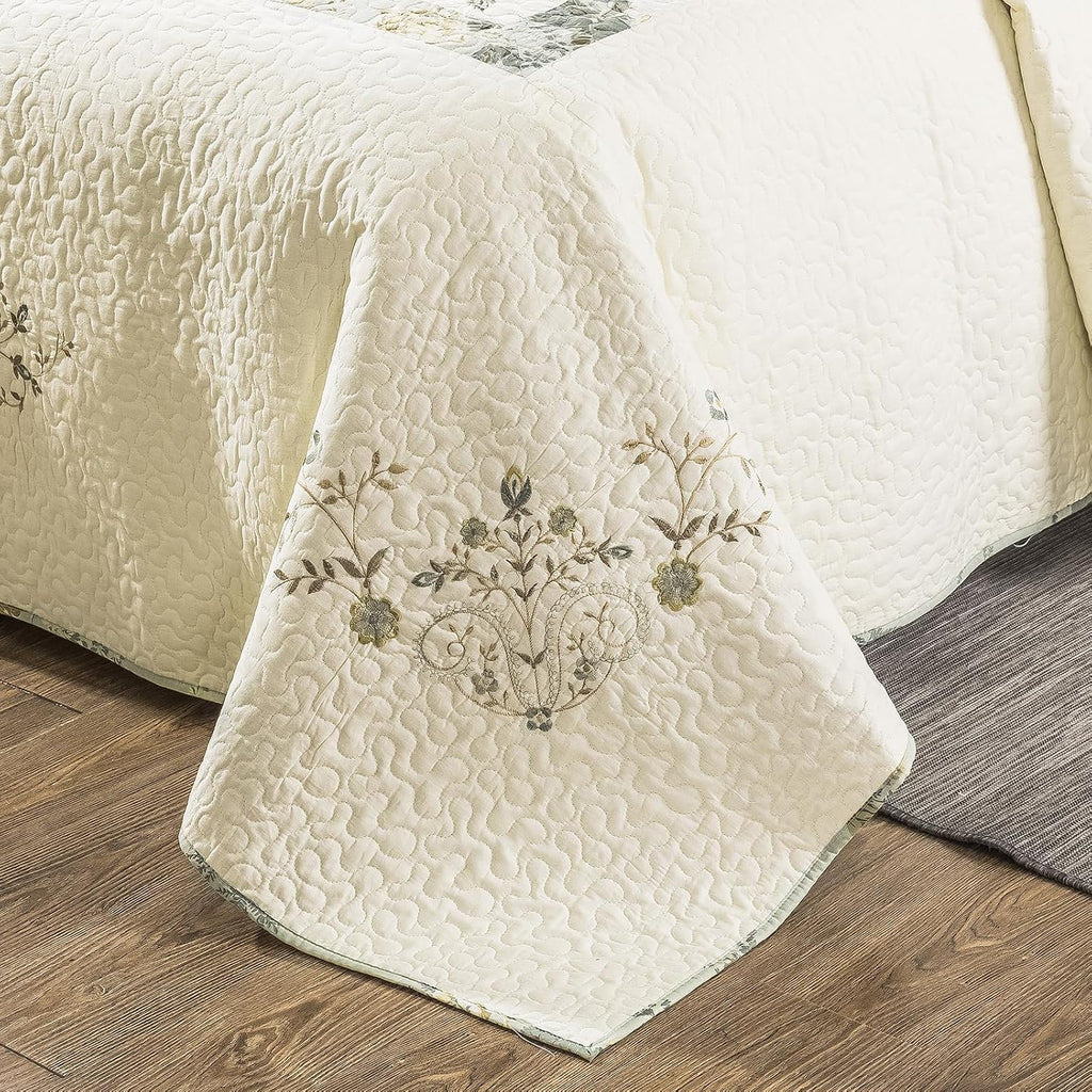 ROOMLIFE Quilt Set King Size 3D Floral Embroidery Pattern 1XQuilt (106' X 98') + 2 PillowShams (20' X 28 ') Cotton Reversible Quilted Decorative Bedspreads Coverlet Bedding Set, Lightweight &Soft