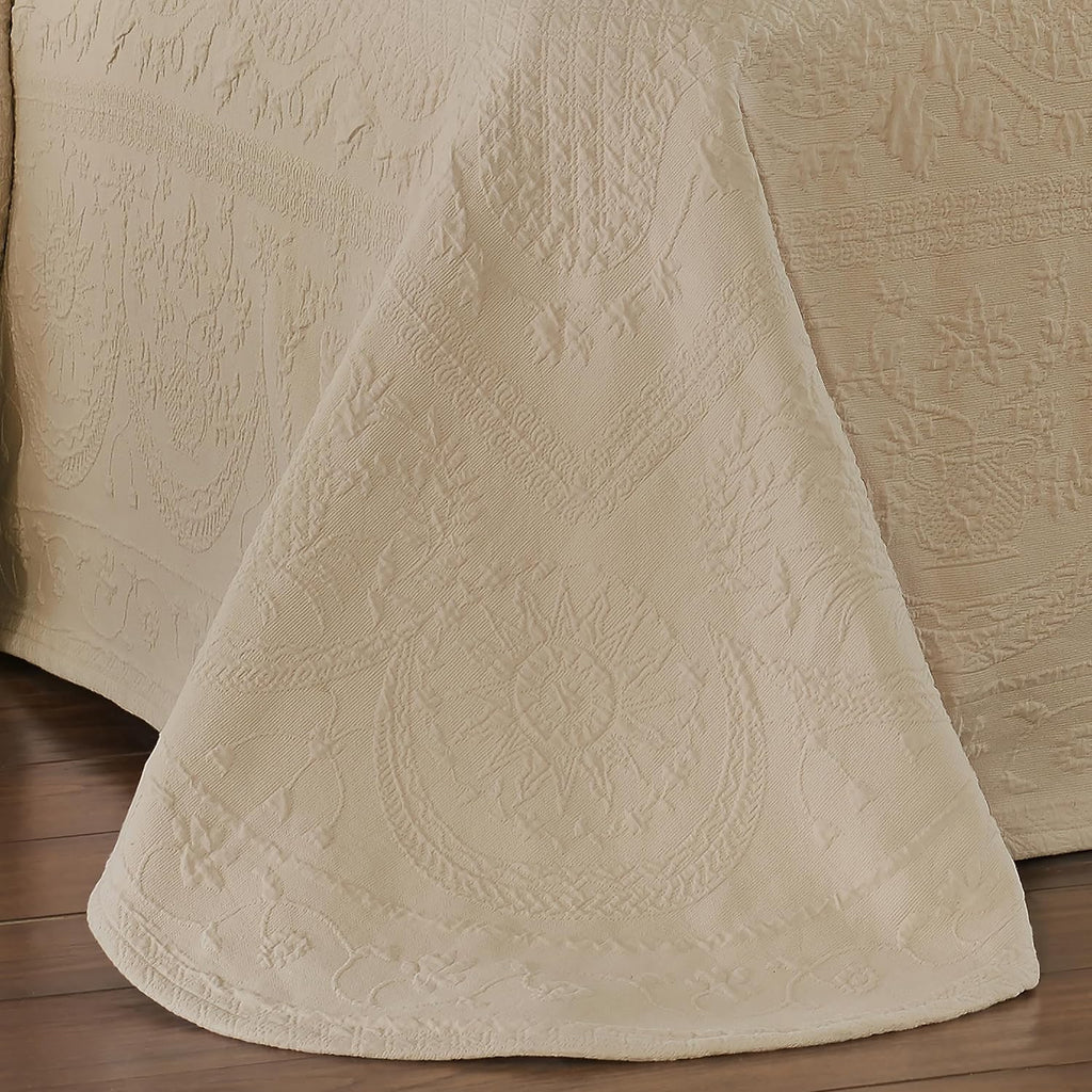 King Charles Modern Farmhouse Floral Matelasse Bedspread, 100% Cotton Breathable Bedding, Full/Queen, Birch