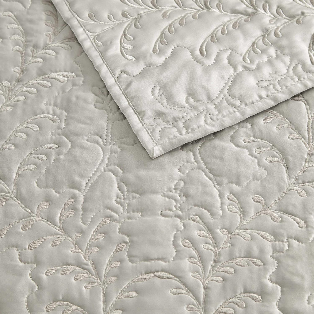 Martha Stewart - Queen Size Quilt Set, Soft & Smooth Sateen Bedding with a Light and Breathable Feel, 3 Piece Bed Set with Matching Pillowcases (Fern Embroidery Grey)
