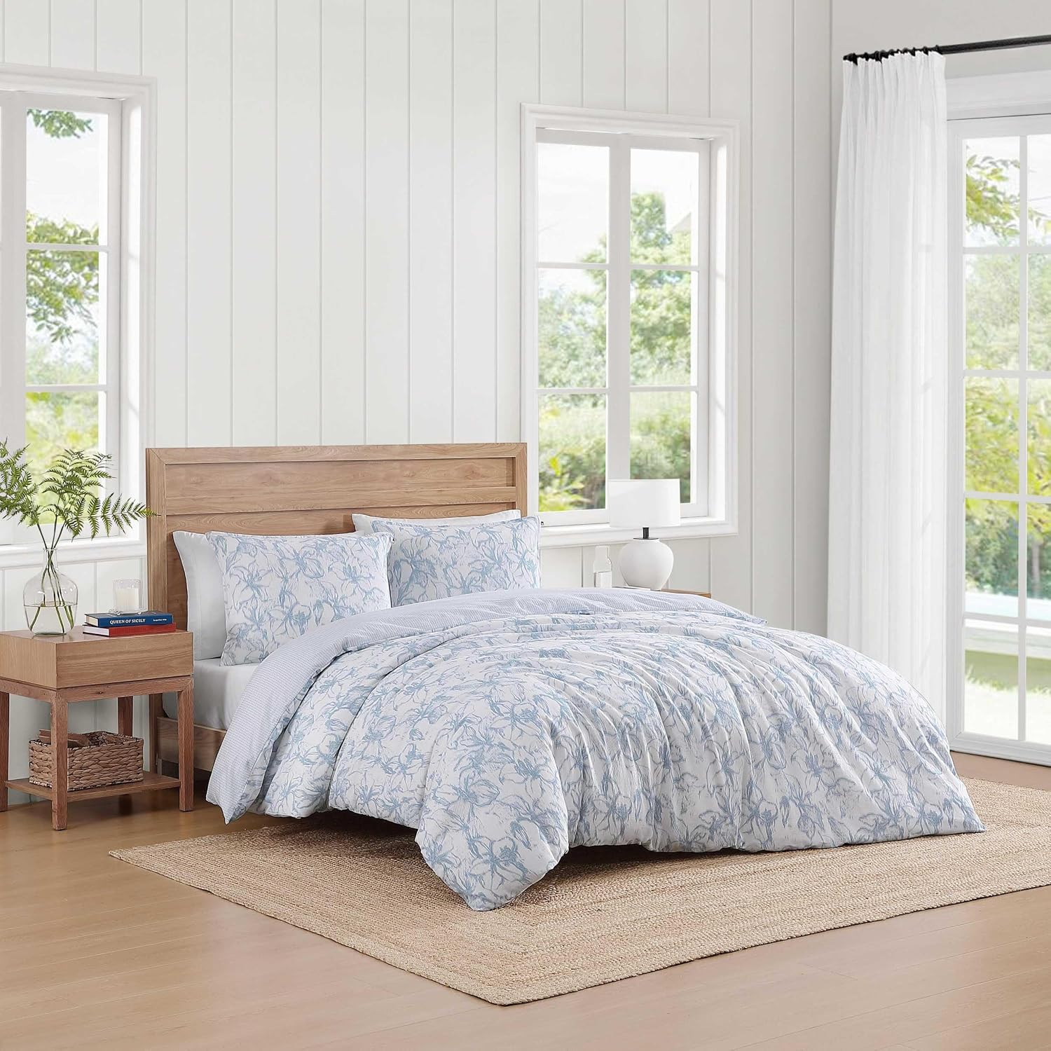Tommy Hilfiger - Comforter Set, Luxuriously Soft Cotton Slub Bedding with Matching Sham, Abstract Inspired Design (Ethereal Floral Blue, Twin)