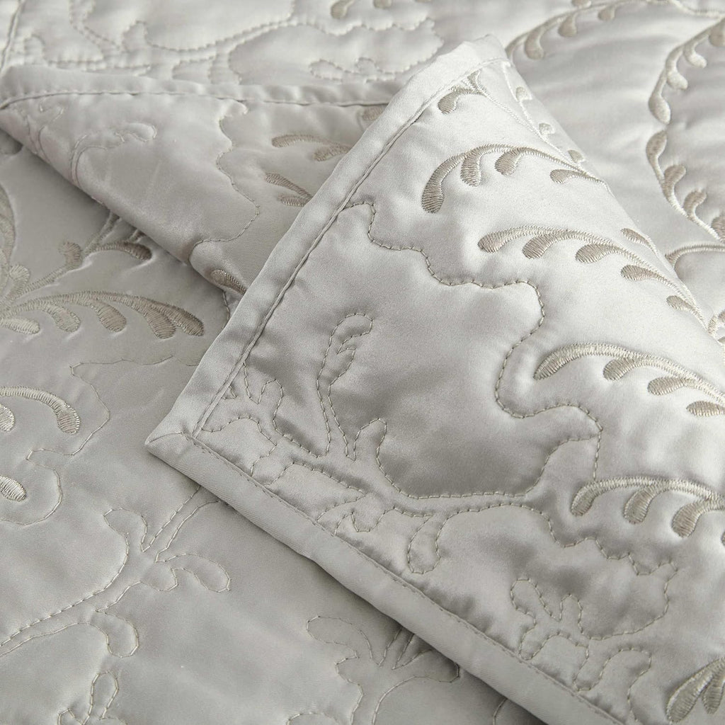 Martha Stewart - Queen Size Quilt Set, Soft & Smooth Sateen Bedding with a Light and Breathable Feel, 3 Piece Bed Set with Matching Pillowcases (Fern Embroidery Grey)
