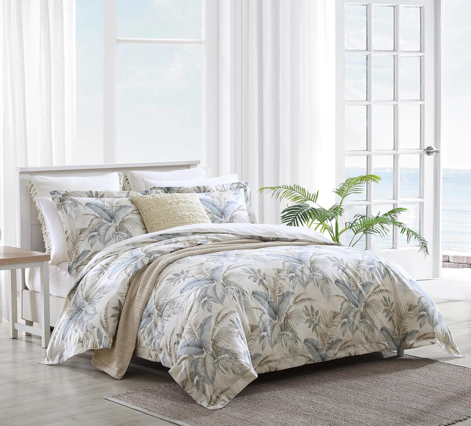 Tommy Bahama - King Comforter Set, Soft Woven Bedding with Matching Pillowcases, Medium Weight for Year Round Comfort, 3 Piece Bed Set (Bakers Bluff Blue)