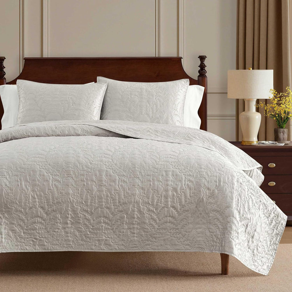 Martha Stewart - Queen Size Quilt Set, Soft & Smooth Sateen Bedding with a Light and Breathable Feel, 3 Piece Bed Set with Matching Pillowcases (Fern Embroidery Grey)