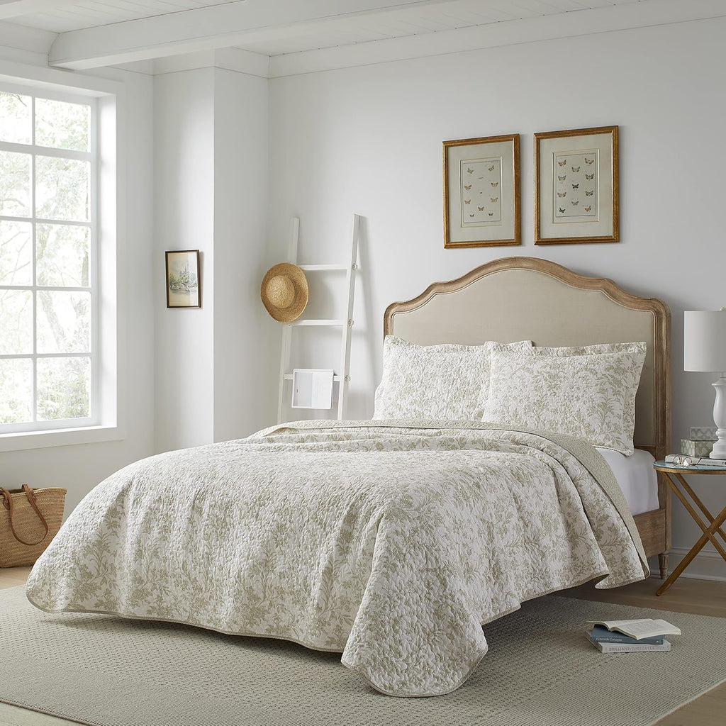 Laura Ashley - King Quilt Set, Soft Cotton Bedding with Reversible Design, Medium Weight for Year Round Use, 3 Piece Bed Set with Matching Pillowcases (Amberley Beige)