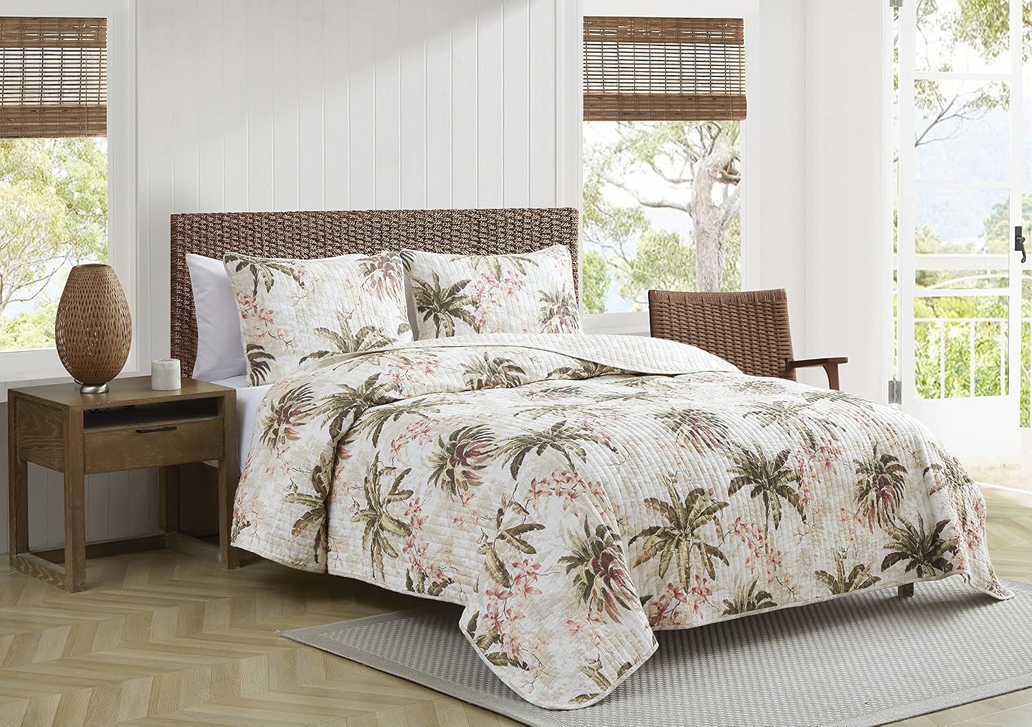 Tommy Bahama - Twin Quilt Set, Reversible Cotton Bedding with Matching Sham, Pre-Washed for Added Softness, Dorm Essentials (Bonny Cove Ivory)