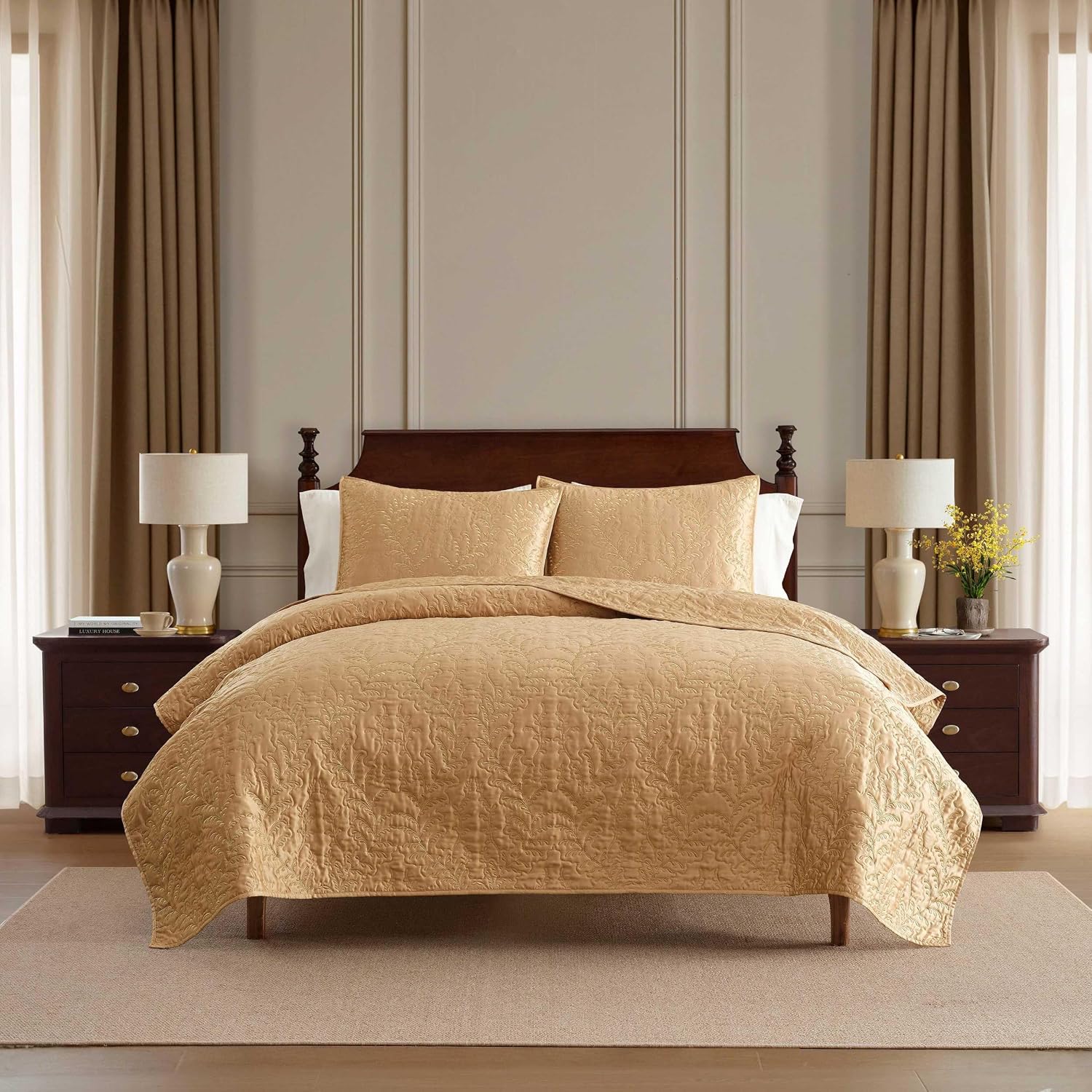 Martha Stewart - Queen Size Quilt Set, Soft & Smooth Sateen Bedding with a Light and Breathable Feel, 3 Piece Bed Set with Matching Pillowcases (Fern Embroidery Beige)