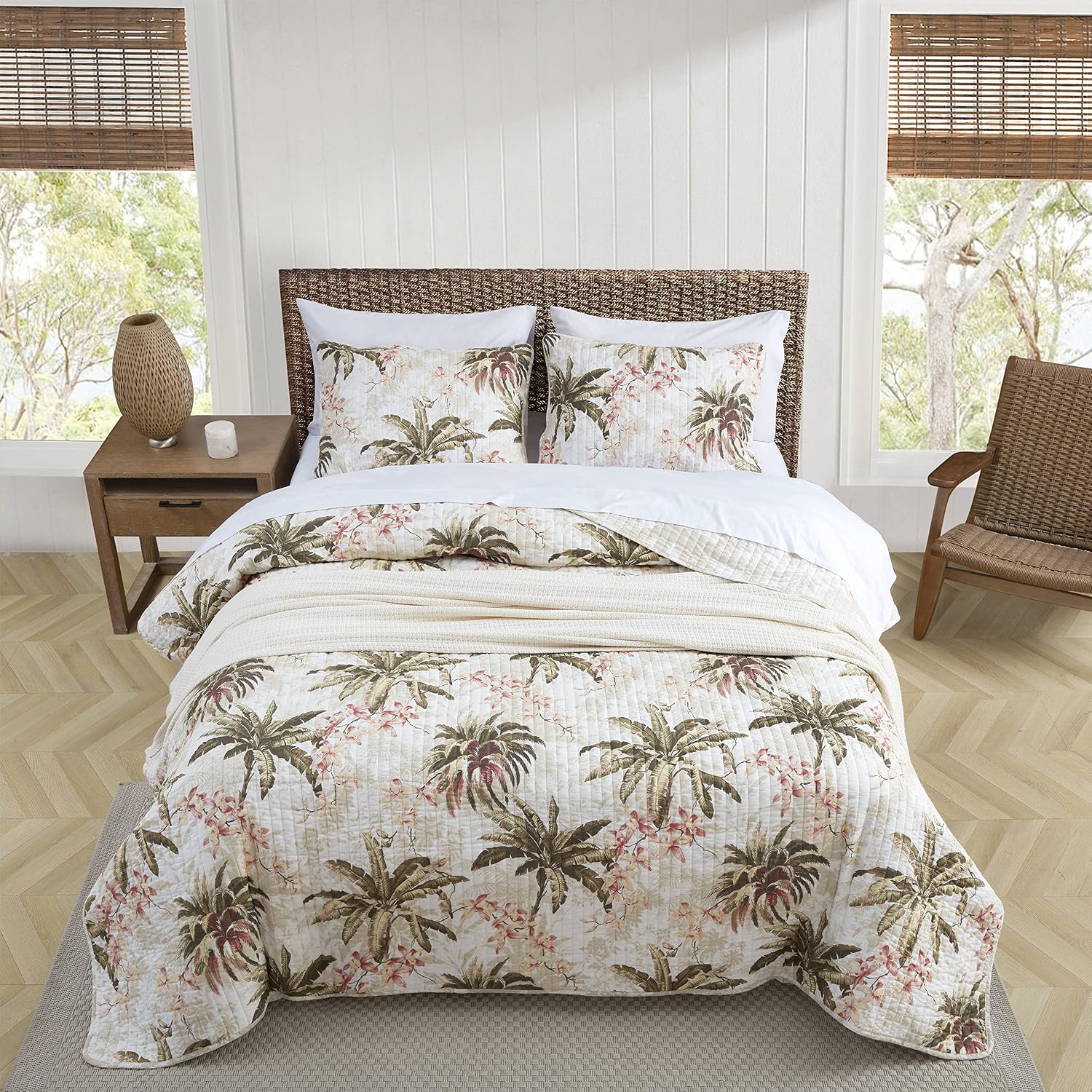 Tommy Bahama - Twin Quilt Set, Reversible Cotton Bedding with Matching Sham, Pre-Washed for Added Softness, Dorm Essentials (Bonny Cove Ivory)